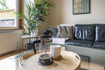 3 bedroom flat to rent - Photo 3