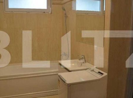2 camere, 70 mp, mobilat lux, AC, imobil nou, zona strazii Traian - Photo 5