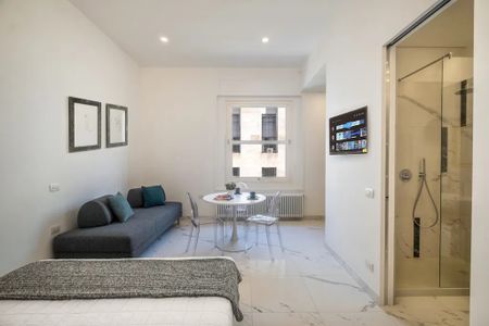 Via Carlo Freguglia, Milan, Lombardy 20122 - Photo 3