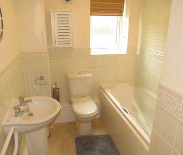 Lakeside Boulevard - Photo 5