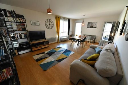 Location Appartement 4 pièces 95m² POITIERS 86000 - Photo 2