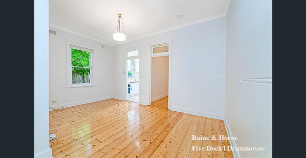 Charming freestanding home set in a convenient setting - Photo 1