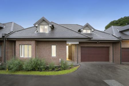 Near New Four-Bedroom Home, Unwavering Elegance and Family Space at the Heart of Elite Schooling - Photo 4