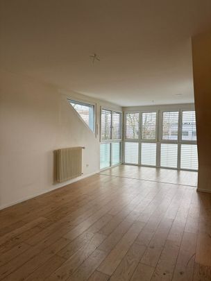 Wohnen am Bach - in einer tollen, modernen 3.5- Zimmer-Dachwohnung - Photo 1