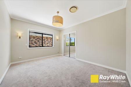 Charming 2 Bedroom! Inclusive of Gas, Electricity & Water! - Photo 2