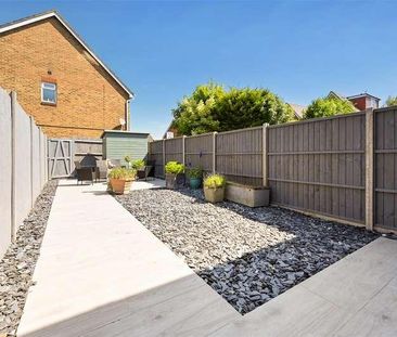 School Close, Westergate, PO20 - Photo 1