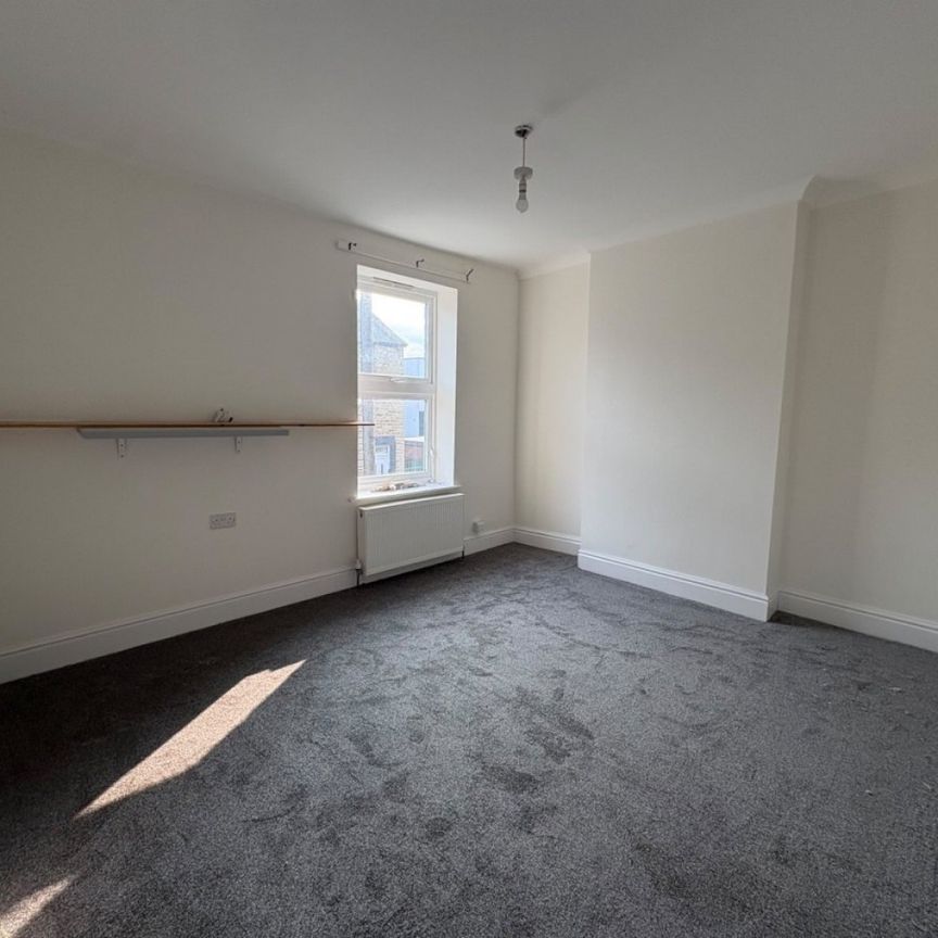 3 bed Terraced - To Let - Photo 1
