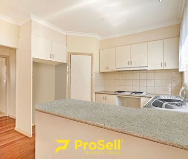 1 Woodlea Crescent, Craigieburn - Photo 5