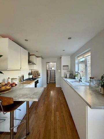 2 Bed Flat, Masbro Road, W14 - Photo 5