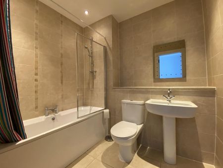 2 bedroom flat to rent - Photo 3