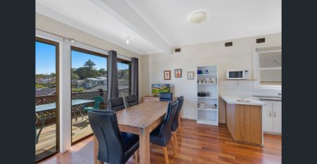 Charming Coastal Cottage with Space to Enjoy - Photo 2