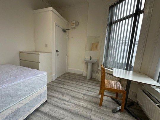 House share to rent - Photo 1