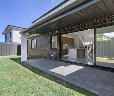 Modern Living with Style, Space & Comfort - Photo 5