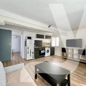 Superbe Appartement T2 Meublé Entièrement Rénové Et Meublé Au Centre De Montferrat ! - Photo 2