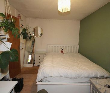 3 bedroom link detached house to rent - Photo 3