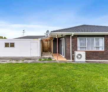 Spacious Fully Renovated Unit - Photo 2