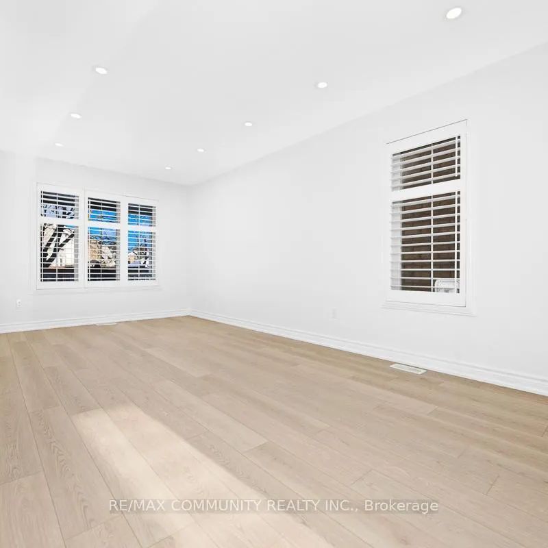 20 MCNICOL CRESCENT - Photo 1