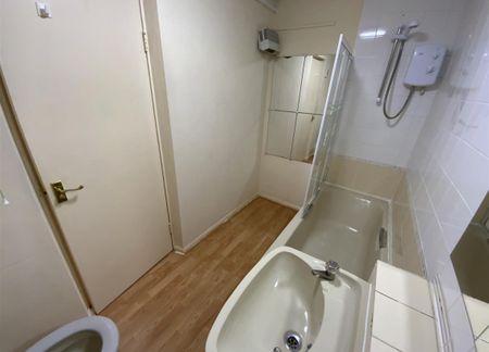 Beaconview Road, West Bromwich - Photo 2