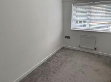 3 bedroom terraced house to rent - Photo 3