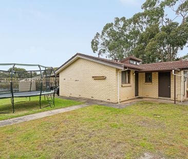 Open the Door to Family-Friendly Living in Aberfoyle Park - Photo 1
