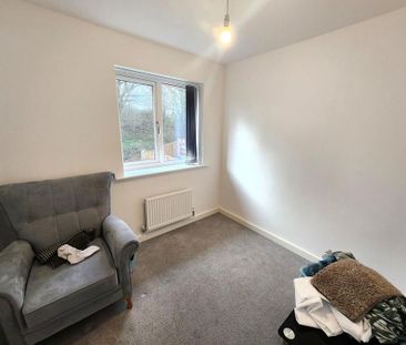 3 bedroom semi-detached house to rent - Photo 4