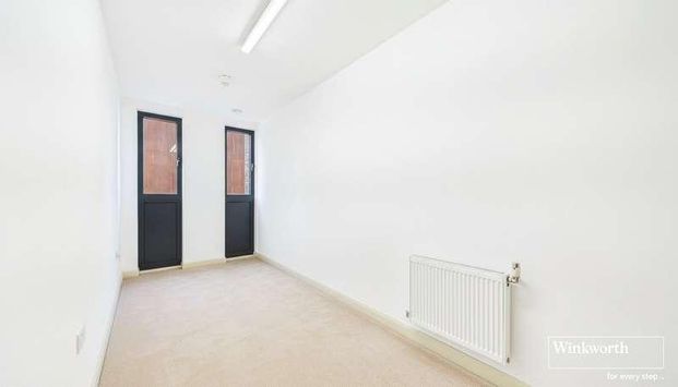 Alpine Road, London, NW9 - Photo 1