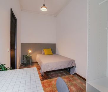 Carrer d'Aragó, Barcelona, Catalonia 08015 - Photo 3