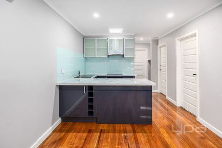 Beachside Bliss - 2 Bedroom Unit with Modern Kitchen - Photo 3