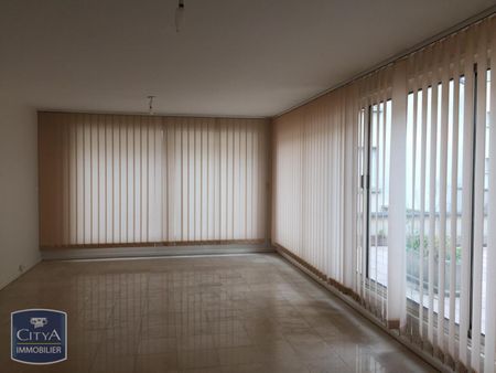 Location Appartement 6 pièces 153m² BEAUVAIS 60000 - Photo 3