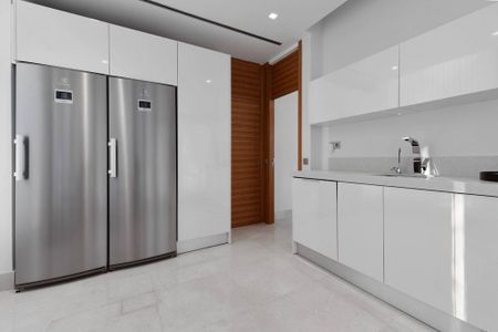 7 room luxury Villa for rent in Marbella, Spain - Photo 4