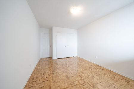 For Lease - 5 Glamorgan Avenue Unit# 901, Toronto, Ontario - Photo 4