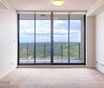 Top Floor One-Bedroom Apartment - Photo 1