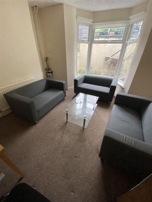Room For Rent Broadway, Pontypridd - Photo 1