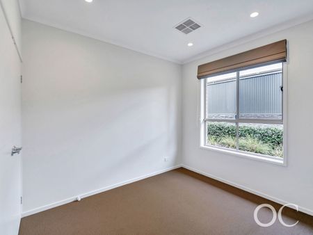 Open the Door to Coastal Comfort - Photo 2