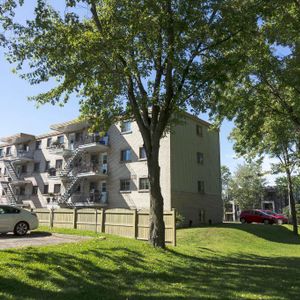 6½ (4 ch) Ste-Foy - UNIVERSITÉ \CEGEP libre - Photo 2