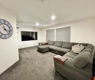 Renovated 3 x 2 Family Home - Photo 2