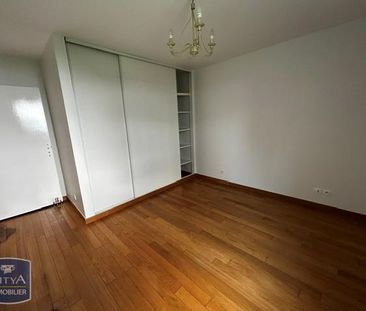 Location Appartement 4 pièces 95m² LILLE 59000 - Photo 4