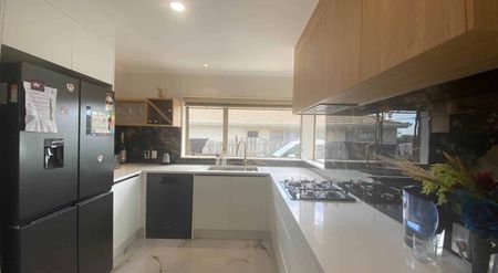 Welcome Home to Your Perfect Retreat in Pukekohe! - Photo 2