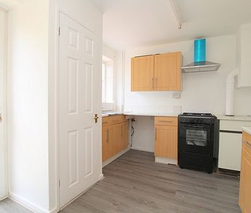 3 Bedroom Terraced House - Photo 6