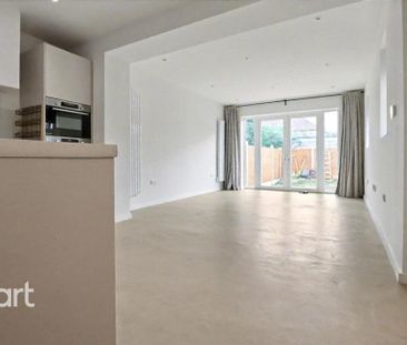 3 bedroom terraced house to rent - Photo 5