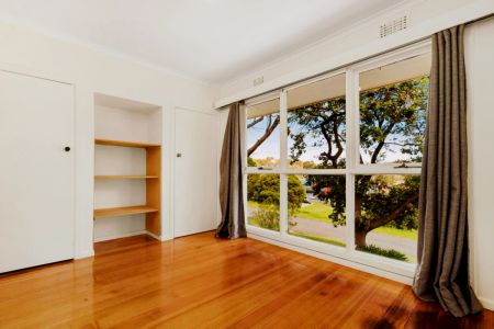 1 Lankester Street, Templestowe, Melbourne - Photo 2