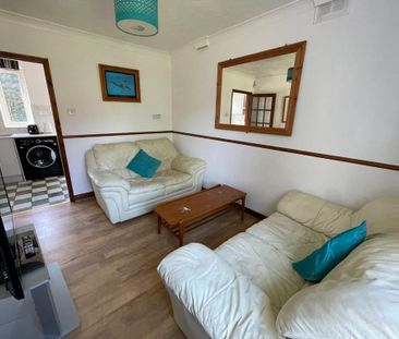 5 bedroom semi-detached house to rent - Photo 1