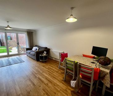 2 bedroom semi-detached house to rent - Photo 4