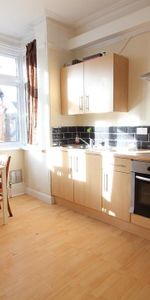 Hanworth Road, Hounslow - Photo 3