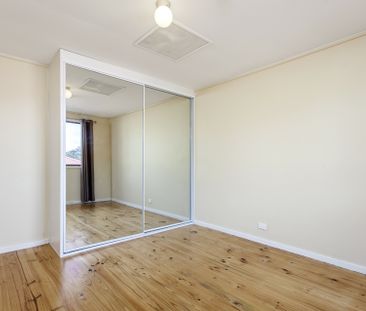 26 Jalanga Crescent, Aranda ACT, Belconnen - Photo 2