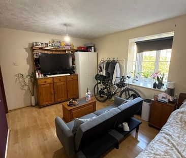 Studio Flat, Elmore Close, HA0 - Photo 1