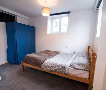 2 bedroom flat to rent - Photo 6