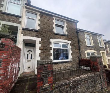 4 bedroom terraced house to rent - Photo 5