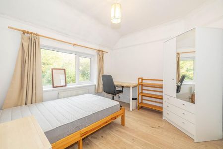 6 bedroom semi-detached house to rent - Photo 5