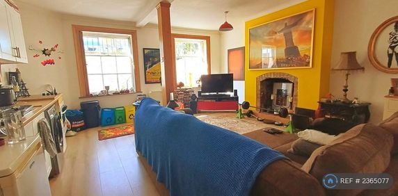 1 bedroom flat to rent - Photo 2